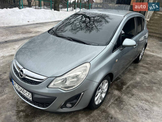 Серый Опель Корса, объемом двигателя 1.3 л и пробегом 235 тыс. км за 4900 $, фото 5 на Automoto.ua