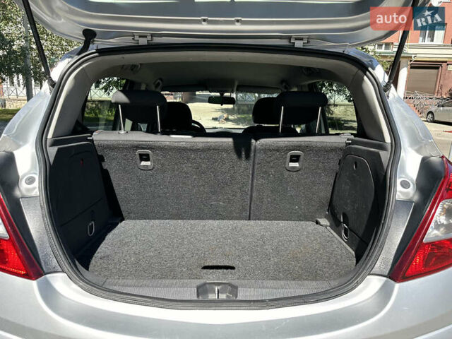 Серый Опель Корса, объемом двигателя 1.23 л и пробегом 189 тыс. км за 5400 $, фото 4 на Automoto.ua