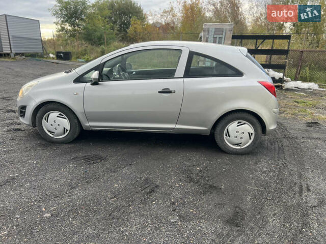 Сірий Опель Корса, об'ємом двигуна 1.25 л та пробігом 196 тис. км за 3700 $, фото 7 на Automoto.ua