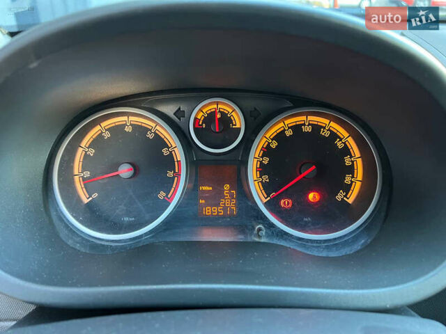 Серый Опель Корса, объемом двигателя 1.23 л и пробегом 189 тыс. км за 5400 $, фото 27 на Automoto.ua