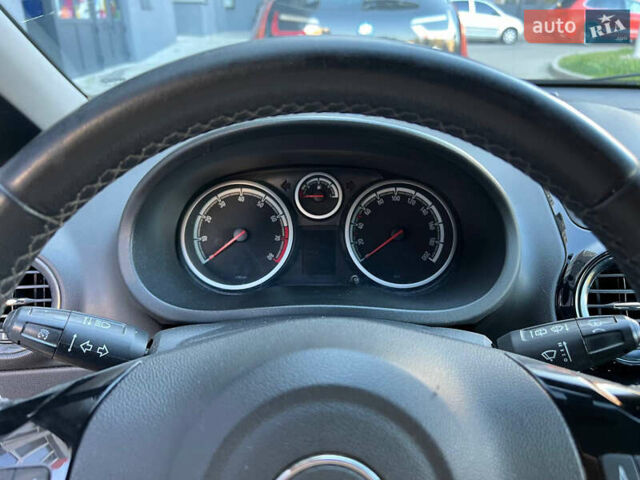 Серый Опель Корса, объемом двигателя 1.23 л и пробегом 189 тыс. км за 5400 $, фото 26 на Automoto.ua