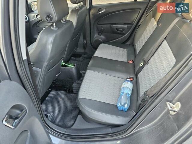 Серый Опель Корса, объемом двигателя 1.25 л и пробегом 250 тыс. км за 4999 $, фото 67 на Automoto.ua