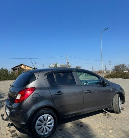 Сірий Опель Корса, об'ємом двигуна 1.3 л та пробігом 332 тис. км за 4500 $, фото 4 на Automoto.ua