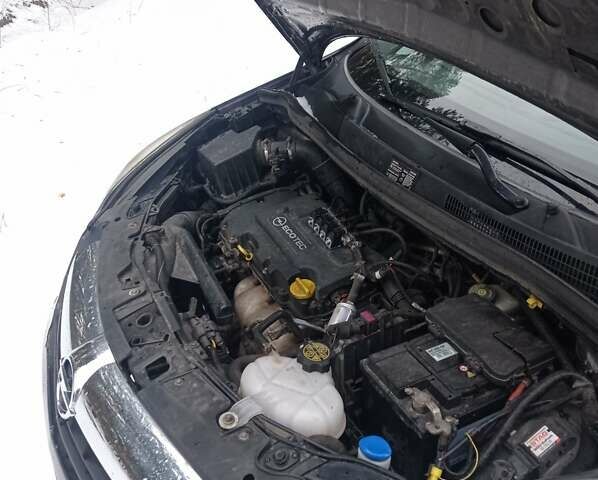 Серый Опель Корса, объемом двигателя 1.23 л и пробегом 190 тыс. км за 5400 $, фото 5 на Automoto.ua