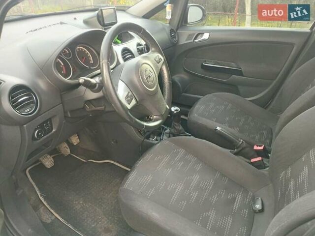 Сірий Опель Корса, об'ємом двигуна 1.3 л та пробігом 230 тис. км за 4800 $, фото 5 на Automoto.ua