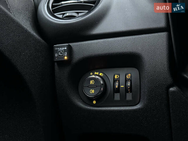 Серый Опель Корса, объемом двигателя 1.4 л и пробегом 203 тыс. км за 6250 $, фото 43 на Automoto.ua