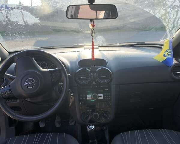 Сірий Опель Корса, об'ємом двигуна 1.3 л та пробігом 241 тис. км за 5000 $, фото 10 на Automoto.ua