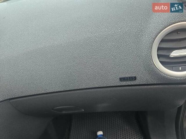 Серый Опель Корса, объемом двигателя 1.25 л и пробегом 250 тыс. км за 4999 $, фото 63 на Automoto.ua