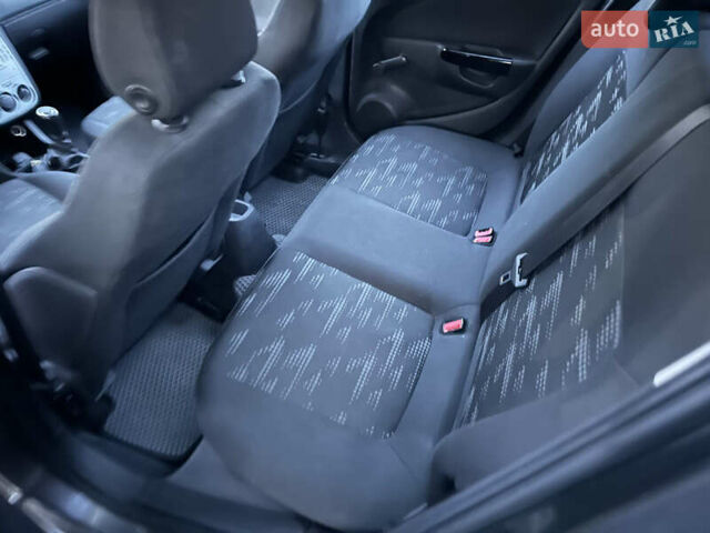 Сірий Опель Корса, об'ємом двигуна 1.25 л та пробігом 230 тис. км за 4200 $, фото 10 на Automoto.ua