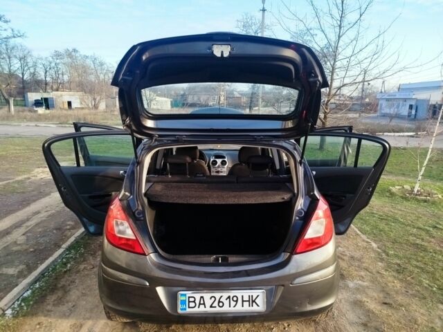 Серый Опель Корса, объемом двигателя 1.3 л и пробегом 273 тыс. км за 4999 $, фото 22 на Automoto.ua