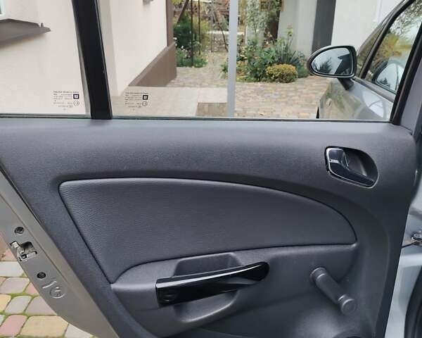 Сірий Опель Корса, об'ємом двигуна 1.23 л та пробігом 210 тис. км за 5450 $, фото 8 на Automoto.ua