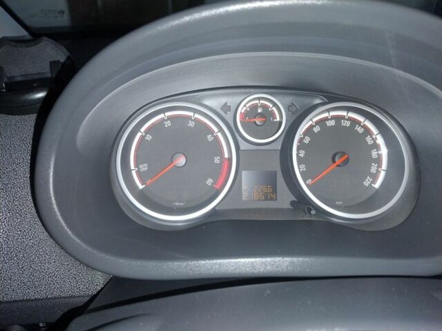 Сірий Опель Корса, об'ємом двигуна 1.2 л та пробігом 218 тис. км за 5800 $, фото 11 на Automoto.ua