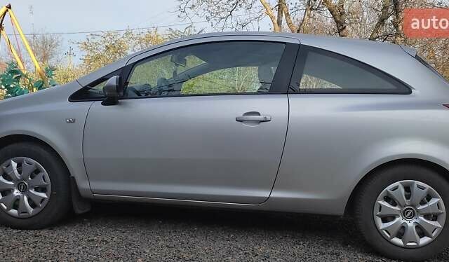 Сірий Опель Корса, об'ємом двигуна 1.29 л та пробігом 173 тис. км за 6200 $, фото 4 на Automoto.ua