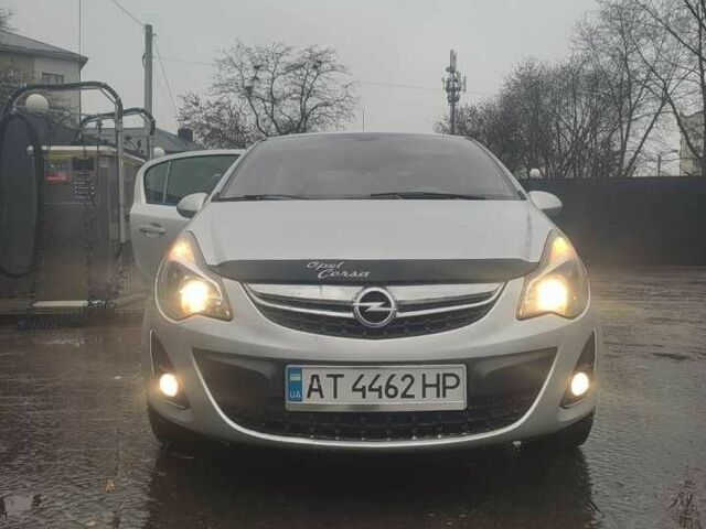 Серый Опель Корса, объемом двигателя 1.2 л и пробегом 325 тыс. км за 4800 $, фото 2 на Automoto.ua