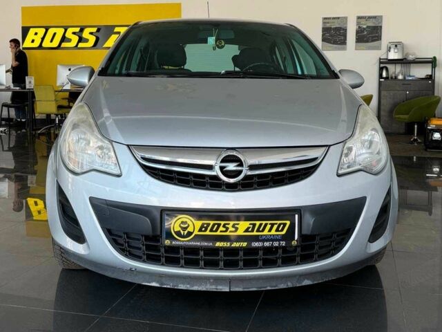 Опель Корса 2012 в Львове на Automoto.ua Серый Опель Корса, объемом двигателя 1 л и пробегом 180 тыс. км за 5600 $, фото 1 на Automoto.ua