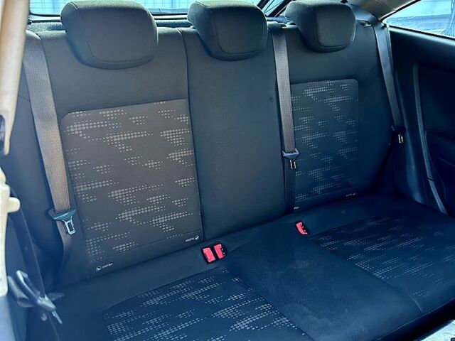 Серый Опель Корса, объемом двигателя 1.2 л и пробегом 51 тыс. км за 5999 $, фото 5 на Automoto.ua