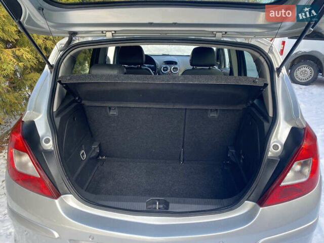 Серый Опель Корса, объемом двигателя 1.25 л и пробегом 335 тыс. км за 5200 $, фото 22 на Automoto.ua