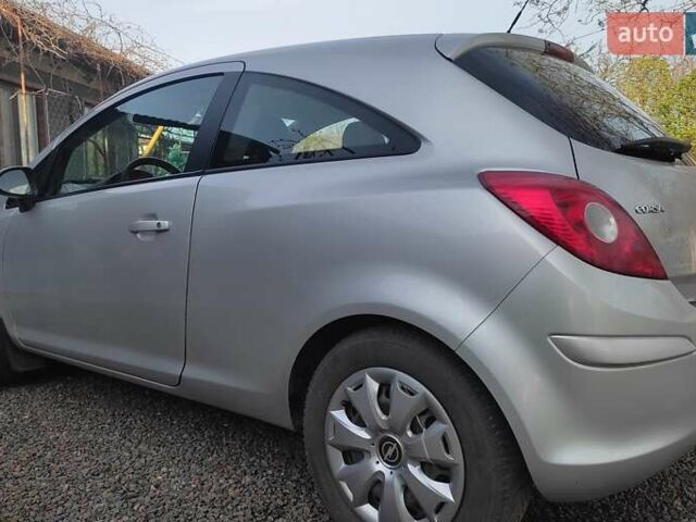 Сірий Опель Корса, об'ємом двигуна 1.29 л та пробігом 173 тис. км за 6200 $, фото 2 на Automoto.ua