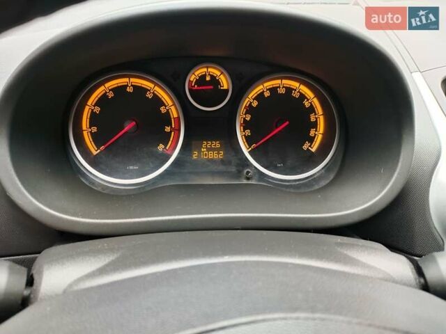 Сірий Опель Корса, об'ємом двигуна 1.23 л та пробігом 210 тис. км за 5450 $, фото 7 на Automoto.ua