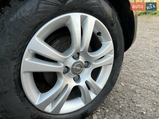 Сірий Опель Корса, об'ємом двигуна 1.3 л та пробігом 218 тис. км за 6950 $, фото 22 на Automoto.ua