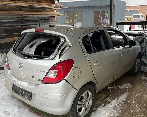 Сірий Опель Корса, об'ємом двигуна 1.25 л та пробігом 230 тис. км за 1500 $, фото 2 на Automoto.ua