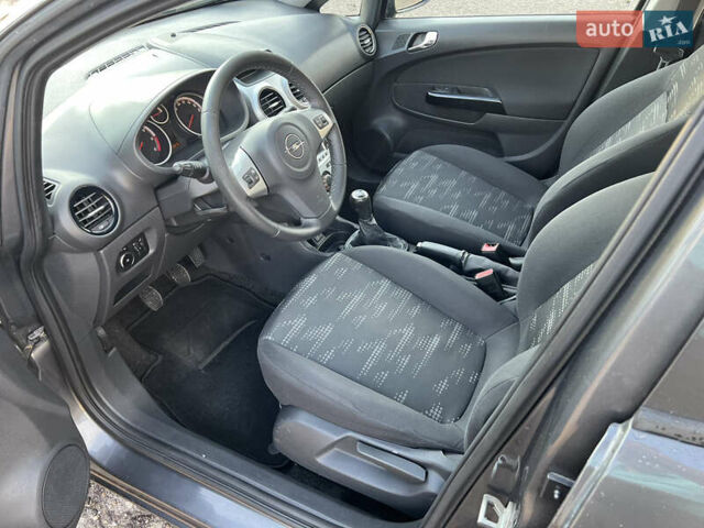 Сірий Опель Корса, об'ємом двигуна 1.3 л та пробігом 218 тис. км за 6950 $, фото 14 на Automoto.ua
