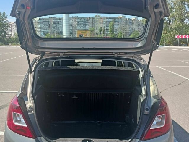 Сірий Опель Корса, об'ємом двигуна 1.2 л та пробігом 174 тис. км за 5800 $, фото 12 на Automoto.ua