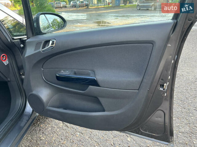 Сірий Опель Корса, об'ємом двигуна 1.3 л та пробігом 218 тис. км за 6950 $, фото 13 на Automoto.ua