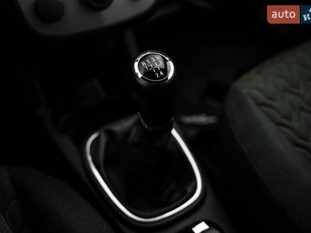 Опель Корса 2013 в Черновцах на Automoto.ua Серый Опель Корса, объемом двигателя 1.23 л и пробегом 68 тыс. км за 9800 $, фото 24 на Automoto.ua