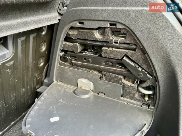 Сірий Опель Корса, об'ємом двигуна 1.25 л та пробігом 234 тис. км за 5600 $, фото 28 на Automoto.ua