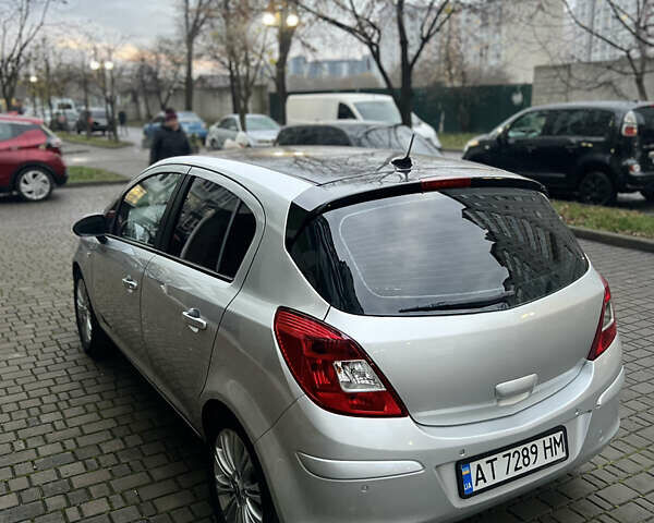 Серый Опель Корса, объемом двигателя 1.4 л и пробегом 208 тыс. км за 7900 $, фото 5 на Automoto.ua