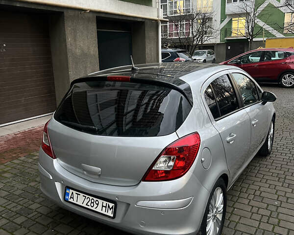Серый Опель Корса, объемом двигателя 1.4 л и пробегом 208 тыс. км за 7900 $, фото 4 на Automoto.ua