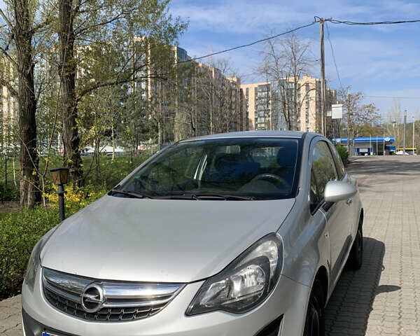 Серый Опель Корса, объемом двигателя 1.3 л и пробегом 225 тыс. км за 5200 $, фото 5 на Automoto.ua