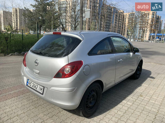 Серый Опель Корса, объемом двигателя 1.3 л и пробегом 225 тыс. км за 5200 $, фото 2 на Automoto.ua