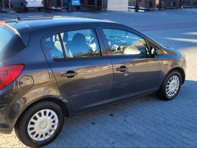 Серый Опель Корса, объемом двигателя 1.2 л и пробегом 158 тыс. км за 5000 $, фото 4 на Automoto.ua