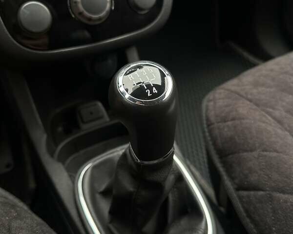 Серый Опель Корса, объемом двигателя 1.23 л и пробегом 172 тыс. км за 6100 $, фото 13 на Automoto.ua