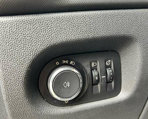 Серый Опель Корса, объемом двигателя 1.23 л и пробегом 172 тыс. км за 6100 $, фото 21 на Automoto.ua