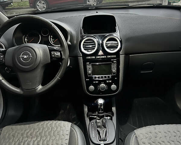 Серый Опель Корса, объемом двигателя 1.4 л и пробегом 208 тыс. км за 7900 $, фото 15 на Automoto.ua