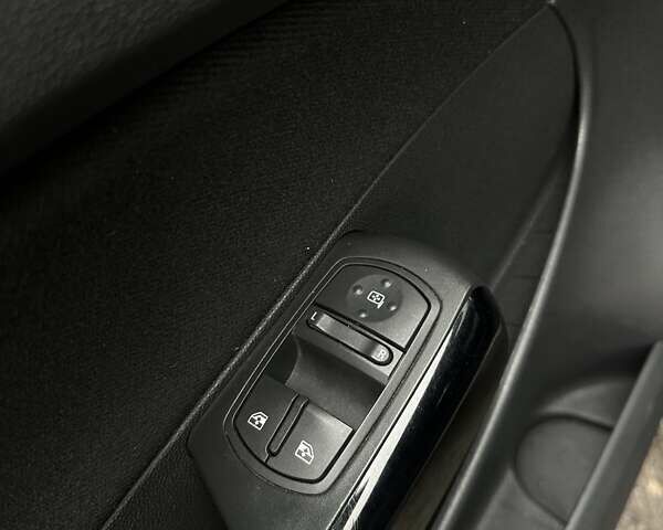 Серый Опель Корса, объемом двигателя 1.23 л и пробегом 172 тыс. км за 6100 $, фото 15 на Automoto.ua