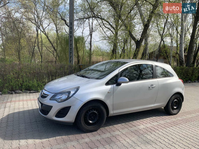 Серый Опель Корса, объемом двигателя 1.3 л и пробегом 225 тыс. км за 5200 $, фото 9 на Automoto.ua