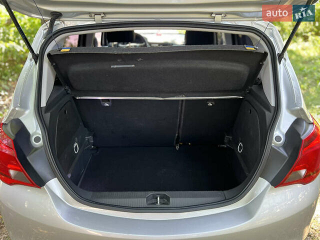 Сірий Опель Корса, об'ємом двигуна 1.25 л та пробігом 250 тис. км за 6800 $, фото 25 на Automoto.ua