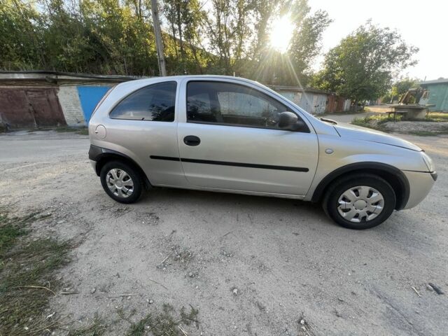 Сірий Опель Корса, об'ємом двигуна 1 л та пробігом 300 тис. км за 1800 $, фото 1 на Automoto.ua