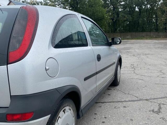 Серый Опель Корса, объемом двигателя 1 л и пробегом 150 тыс. км за 3300 $, фото 4 на Automoto.ua