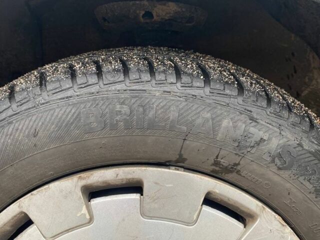 Серый Опель Корса, объемом двигателя 1 л и пробегом 150 тыс. км за 3300 $, фото 11 на Automoto.ua