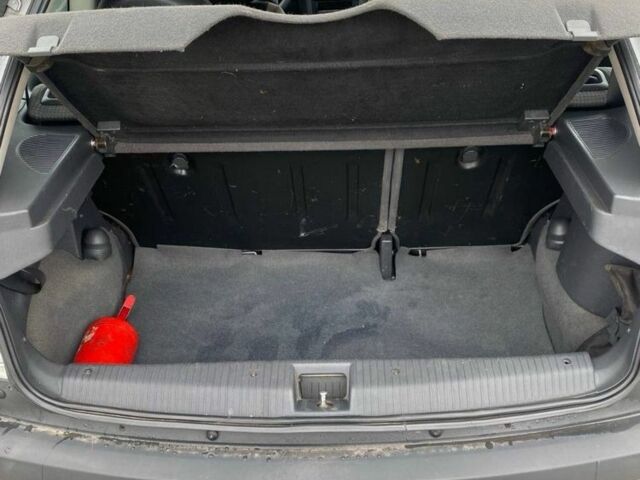 Серый Опель Корса, объемом двигателя 1 л и пробегом 150 тыс. км за 3300 $, фото 12 на Automoto.ua