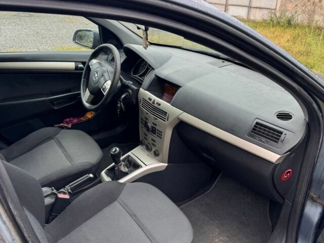 Опель Корса 2007 в Хусте на Automoto.ua Серый Опель Корса, объемом двигателя 1.6 л и пробегом 250 тыс. км за 3000 $, фото 7 на Automoto.ua