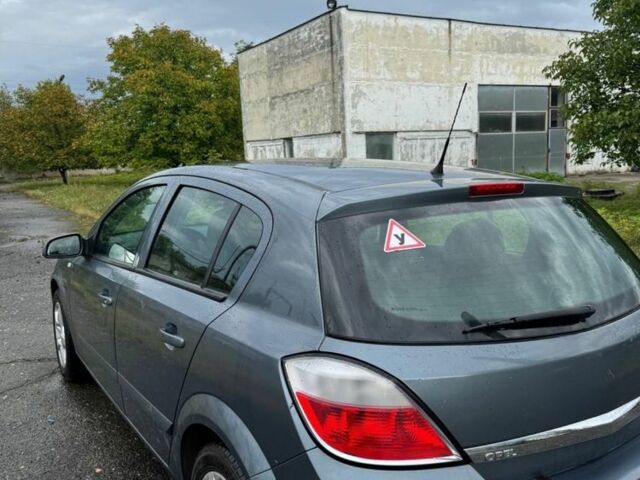 Опель Корса 2007 в Хусте на Automoto.ua Серый Опель Корса, объемом двигателя 1.6 л и пробегом 250 тыс. км за 3000 $, фото 2 на Automoto.ua