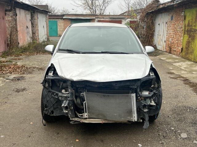 Сірий Опель Корса, об'ємом двигуна 1.2 л та пробігом 200 тис. км за 2300 $, фото 3 на Automoto.ua