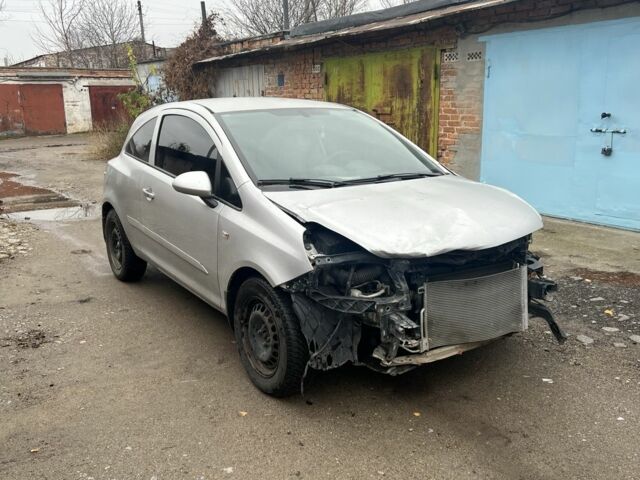 Сірий Опель Корса, об'ємом двигуна 1.2 л та пробігом 200 тис. км за 2300 $, фото 4 на Automoto.ua