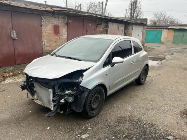 Сірий Опель Корса, об'ємом двигуна 1.2 л та пробігом 200 тис. км за 2300 $, фото 2 на Automoto.ua